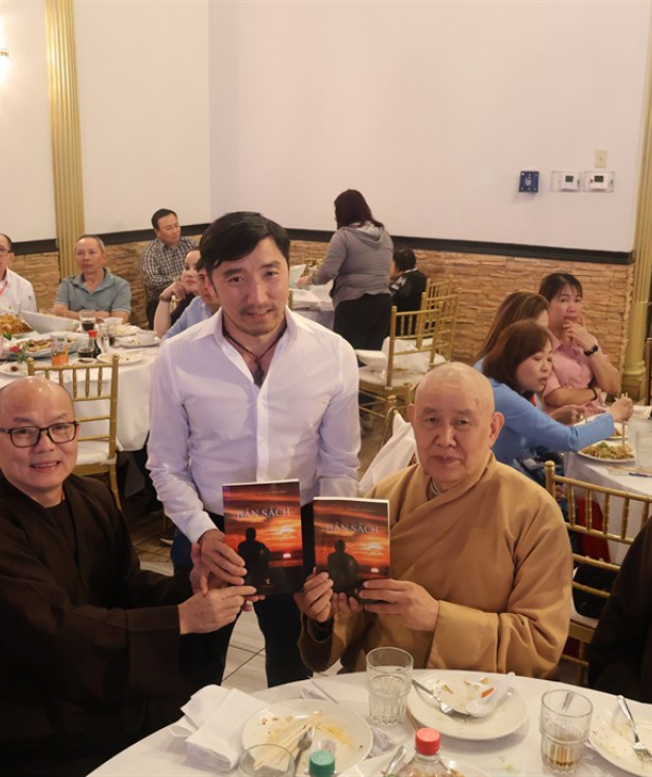 Văn học Phật giáo - KHOẢNH KHẮC GIỮA ĐỜI